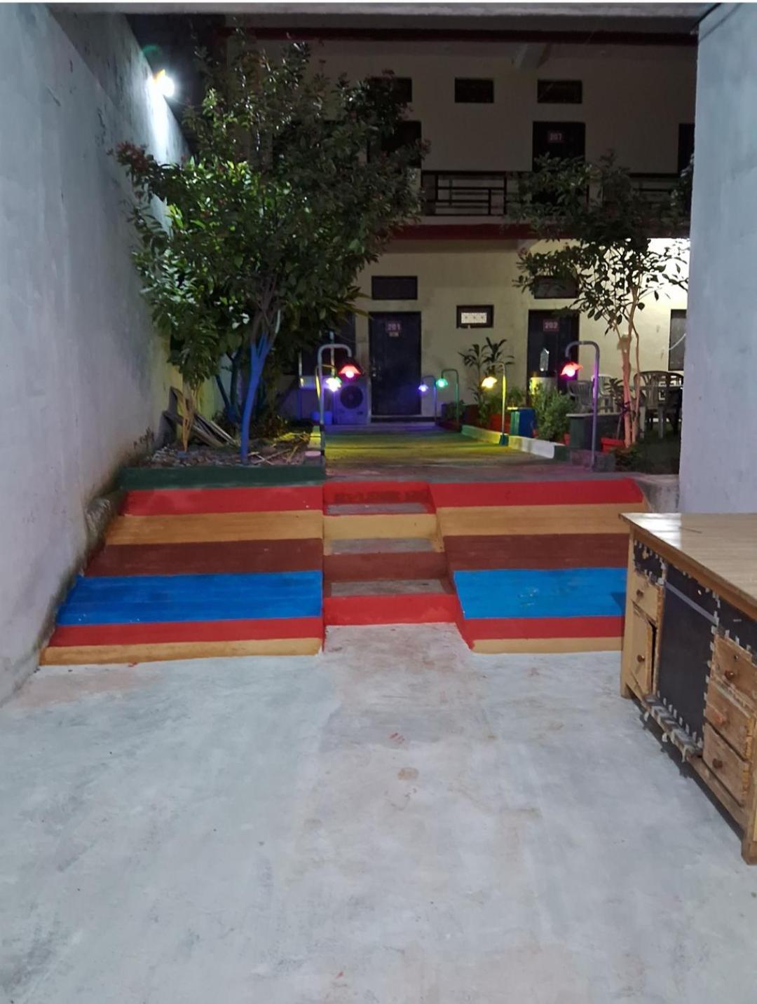 Blue Sky Homestay Khajuraho Luaran gambar