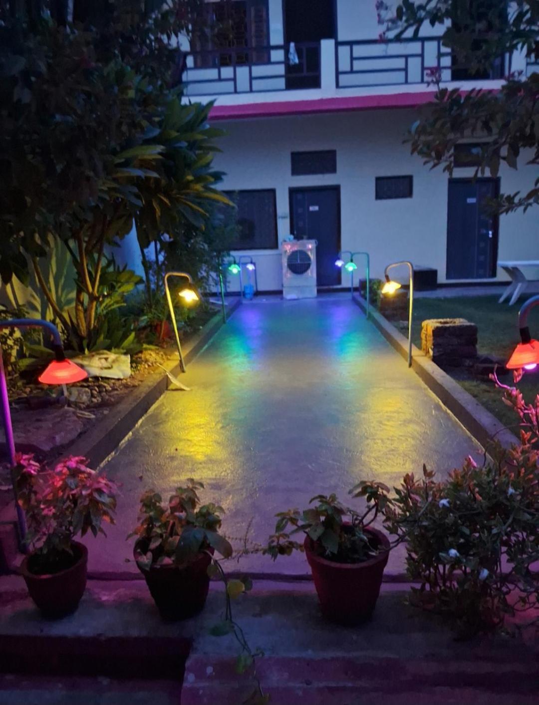Blue Sky Homestay Khajuraho Luaran gambar